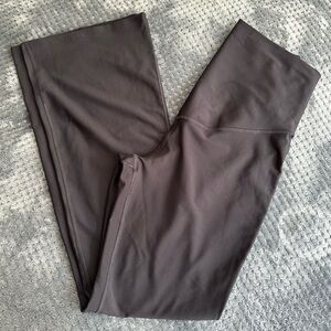 EUC! Old Navy maternity active flare leggings powersoft, extra high rise, medium